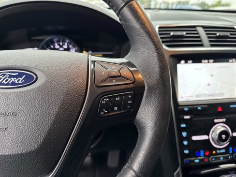 Used 2019 Ford Explorer Limited w/ Ford Safe & Smart Package image 22