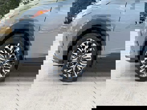 Used 2023 Nissan Kicks SV image 10
