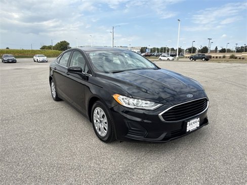 Used 2020 Ford Fusion S image 15