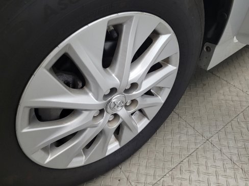 Used 2014 Toyota Prius Prime Plug-In Hybrid image 31
