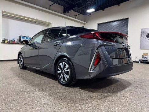 Used 2018 Toyota Prius Prime Premium image 7