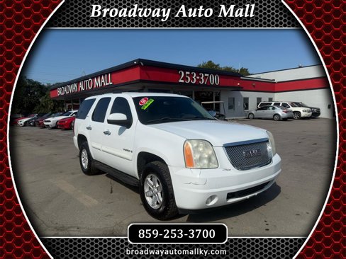 Used 2008 GMC Yukon SLT w/ SLT Preferred Equipment Group image 1