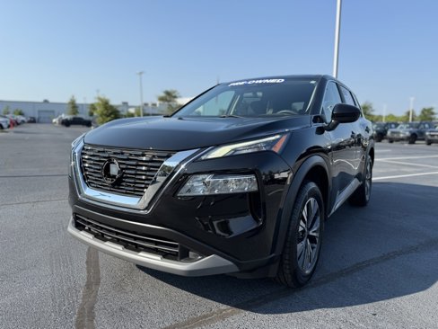 Used 2023 Nissan Rogue SV image 3