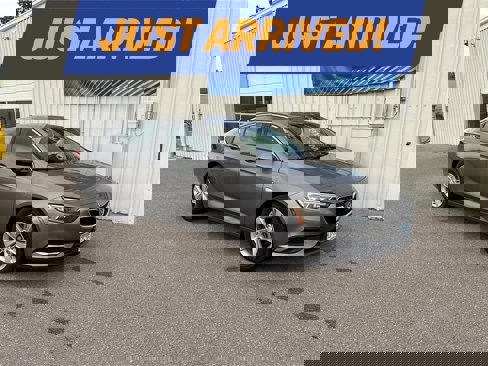 Used 2018 Buick Regal Preferred image 1