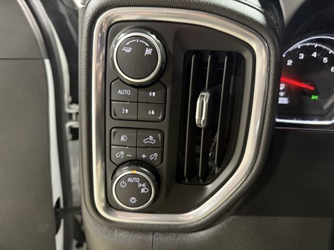 Used 2019 Chevrolet Silverado 1500 RST image 12