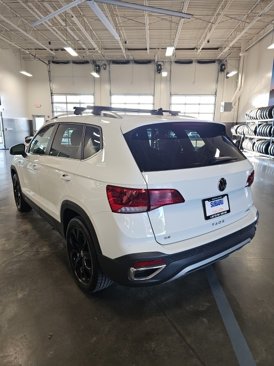 Used 2023 Volkswagen Taos SE w/ Panoramic Sunroof Package image 8