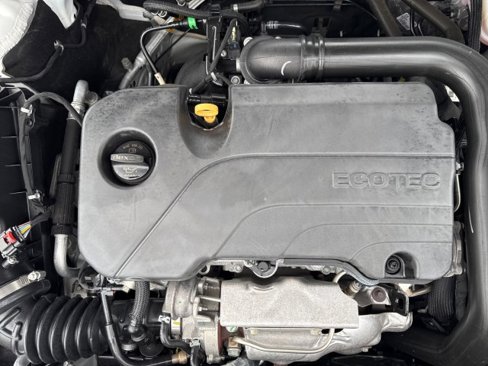 Used 2020 Chevrolet Malibu LT image 36