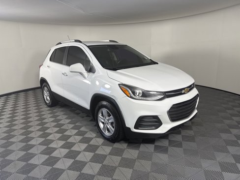 Used 2020 Chevrolet Trax LT w/ LT Convenience Package image 7