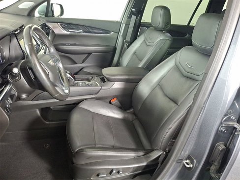 Used 2021 Cadillac XT6 Premium Luxury image 16
