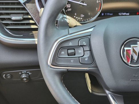 Used 2023 Buick Envision Essence image 32