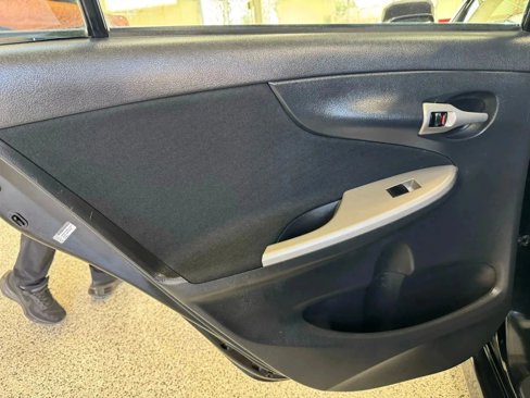 Used 2010 Toyota Corolla S image 32