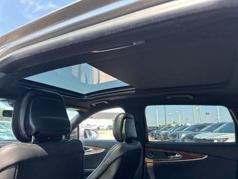 Used 2020 Lincoln Nautilus Reserve image 13