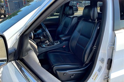 Used 2017 Jeep Grand Cherokee Limited w/ Luxury Group II image 25