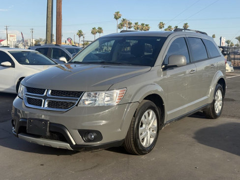 Used 2019 Dodge Journey SE image 3