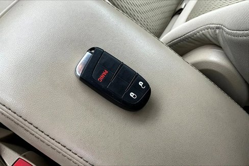 Used 2014 Dodge Journey SXT w/ Flexible Seating Group image 10