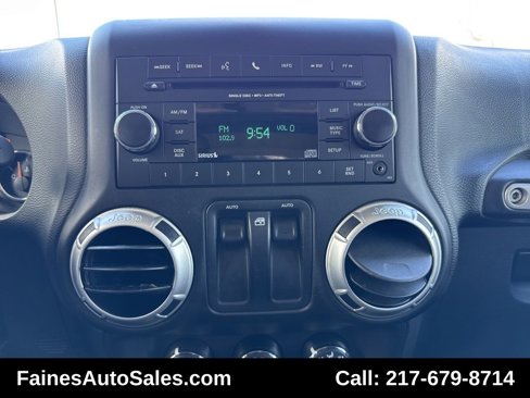Used 2016 Jeep Wrangler Rubicon w/ Power Convenience Group image 69