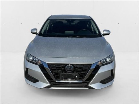 Used 2021 Nissan Sentra SV image 2