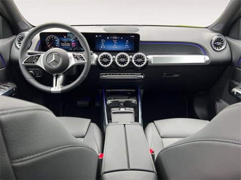 New 2025 Mercedes-Benz GLB 250 4MATIC image 10