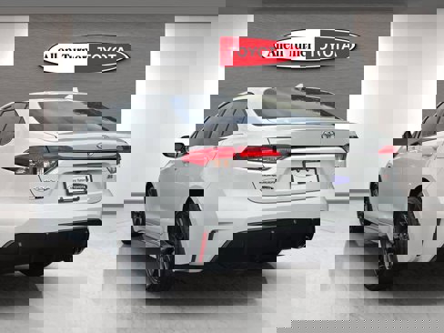 Used 2024 Toyota Corolla SE image 9