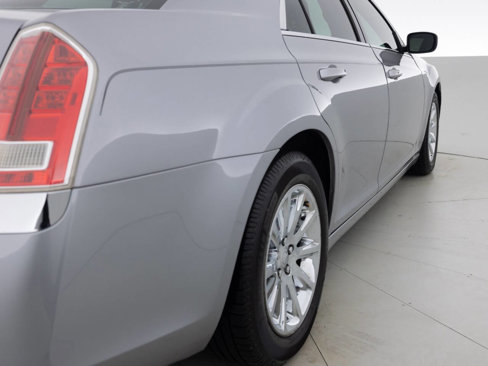 Used 2014 Chrysler 300 w/ Wheels & Beats Group image 14