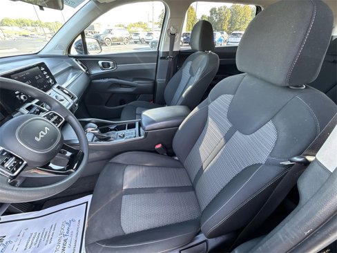 Used 2023 Kia Sorento LX image 11