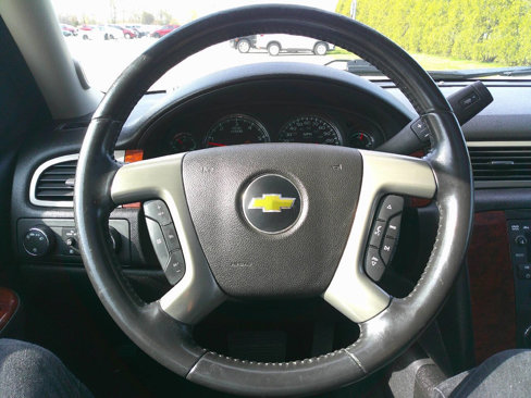 Used 2013 Chevrolet Suburban LT image 24