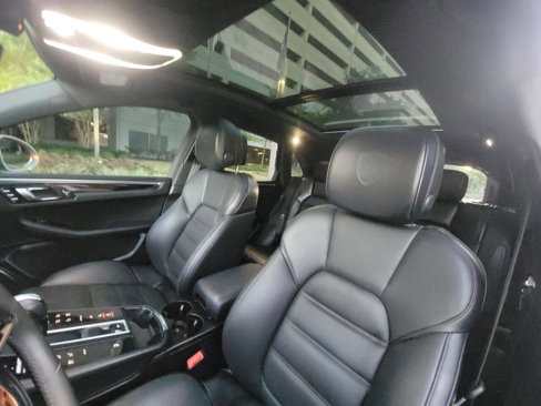 Used 2023 Porsche Macan image 11