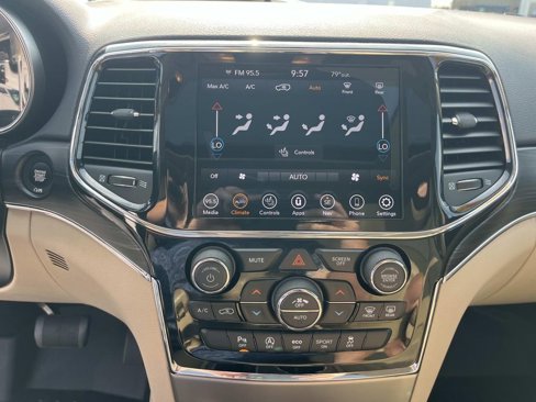 Used 2020 Jeep Grand Cherokee Limited image 21