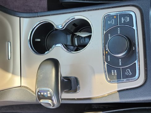 Used 2014 Jeep Grand Cherokee Overland w/ Advanced Technology Group image 19