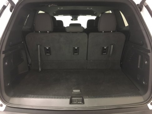Used 2025 GMC Acadia Elevation image 13