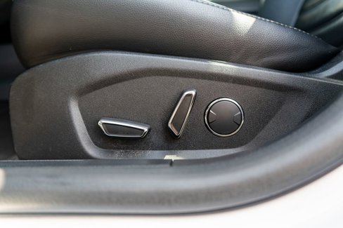 Used 2017 Ford Fusion SE w/ Fusion SE Technology Package image 18