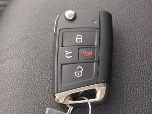 Used 2019 Volkswagen Tiguan SE w/ Panoramic Sunroof Package image 31