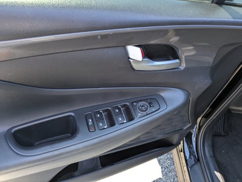 Used 2023 Hyundai Santa Fe SEL image 12
