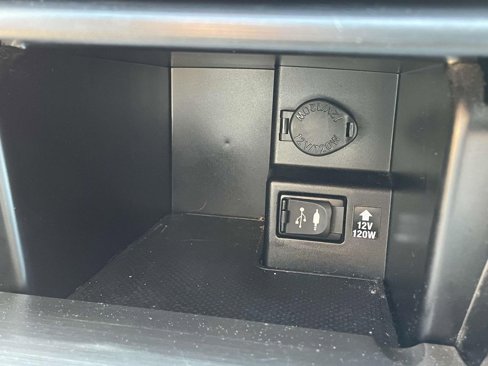 Used 2014 Toyota Camry image 19