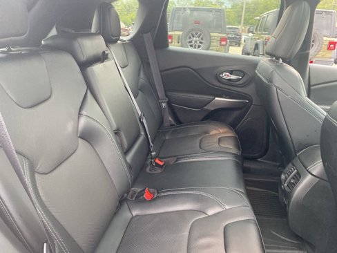 Used 2022 Jeep Cherokee Limited w/ Mopar Interior Package image 12