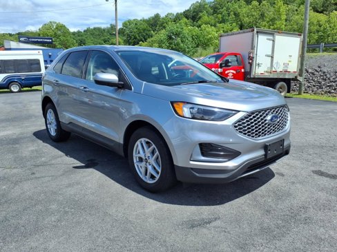 Used 2024 Ford Edge SEL image 7