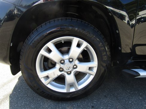Used 2011 Toyota RAV4 2WD image 14