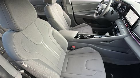 Used 2025 Hyundai Elantra SEL w/ Cargo Package image 21