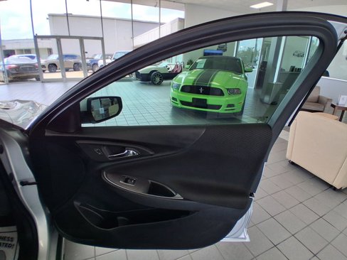 Used 2021 Chevrolet Malibu RS image 24