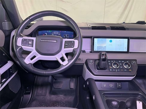 Used 2020 Land Rover Defender 110 First Edition image 28