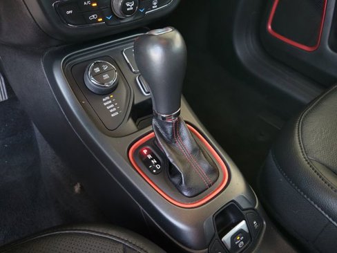 Used 2021 Jeep Compass Trailhawk image 12