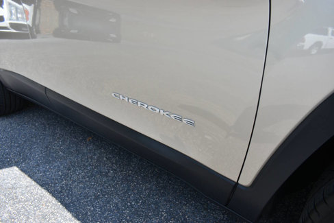 Used 2014 Jeep Cherokee Latitude image 36