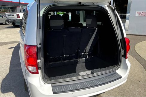 Used 2018 Dodge Grand Caravan SE image 27