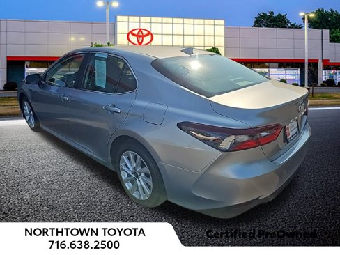Used 2022 Toyota Camry LE image 16