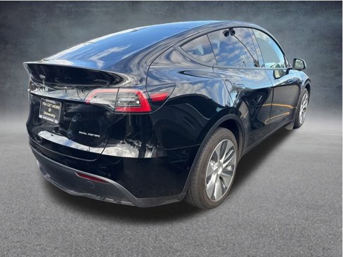 Used 2021 Tesla Model Y Long Range image 7