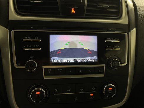 Used 2016 Nissan Altima 2.5 SR image 2