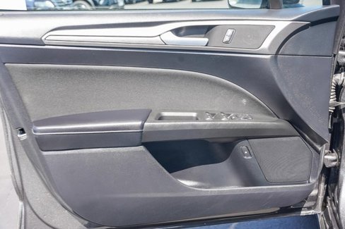 Used 2020 Ford Fusion SE image 21