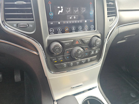 Used 2018 Jeep Grand Cherokee Limited image 18