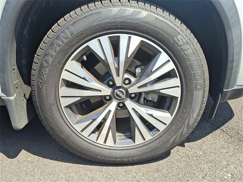 Used 2022 Nissan Rogue SV image 12