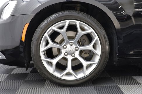 Used 2018 Chrysler 300 C w/ Sun, Sound & Nav Package image 18